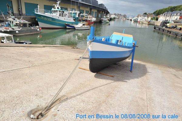 Sur la cale du slip way