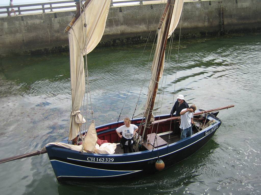 La Grandcopaise, le Saint Axel, le Saint Pierre et La Jolie Brise s'en vont en mer L'Equipage